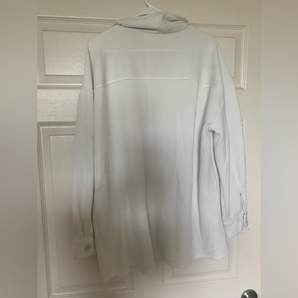 White Shacket - Picture 2 of 4